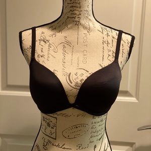 NWOTs. Wacoal  Size 34 D